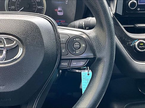 Used 2021 Toyota Corolla LE FWD image 25