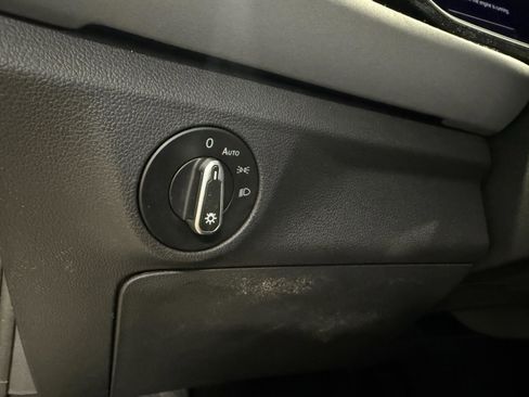 Used 2025 Volkswagen Jetta SE image 20