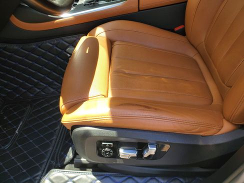 Used 2021 BMW X7 xDrive40i w/ Premium Package AWD/4WD image 27