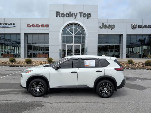 Used 2021 Nissan Rogue S FWD image 1