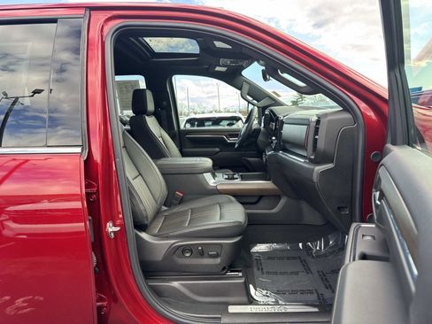 Used 2024 Chevrolet Silverado 2500 High Country w/ High Country Premium Package image 13