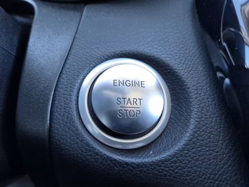 Used 2019 Mercedes-Benz GLC 300 4MATIC image 27