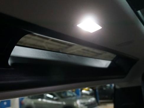 Used 2023 Land Rover Defender 90 S image 48