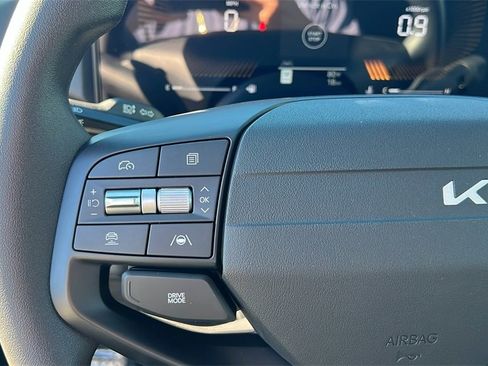 New 2025 Kia K4 LXS image 20