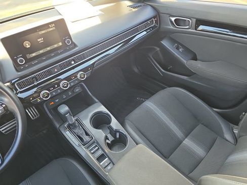 Used 2025 Honda Civic Sport image 26