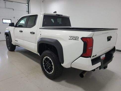 Used 2024 Toyota Tacoma TRD Off-Road AWD/4WD image 6