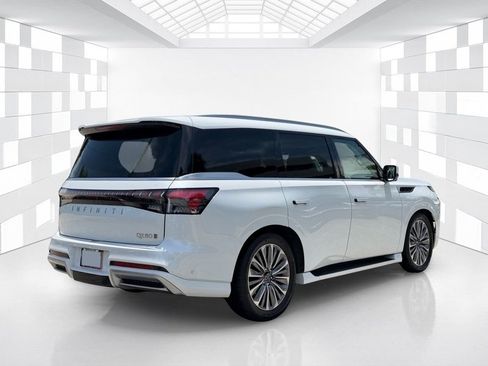 Used 2025 INFINITI QX80 Sensory AWD/4WD image 5