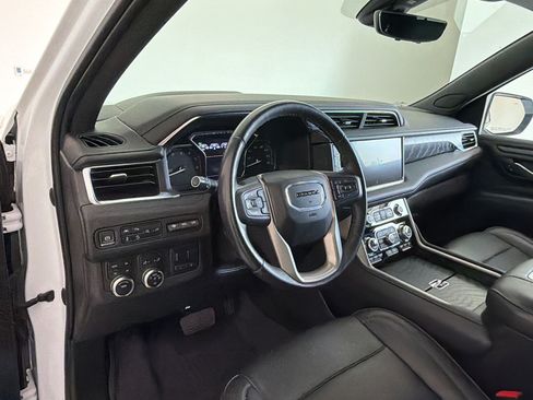 Used 2021 GMC Yukon Denali w/ Advanced Technology Package AWD/4WD image 4