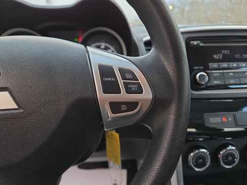 Used 2016 Mitsubishi Lancer ES image 18