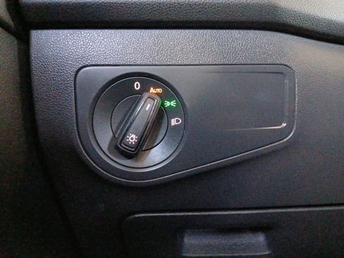 Used 2020 Volkswagen Tiguan S image 20