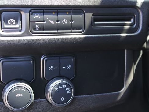 Used 2024 Chevrolet Tahoe Premier RWD image 13