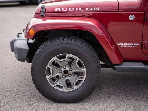 Used 2013 Jeep Wrangler Unlimited Rubicon w/ Connectivity Group AWD/4WD image 9