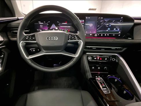 Certified 2025 Audi Q5 Premium w/ Convenience Package AWD/4WD image 8