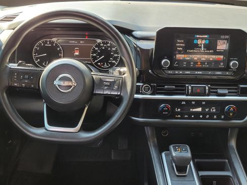 Used 2022 Nissan Pathfinder S FWD image 18