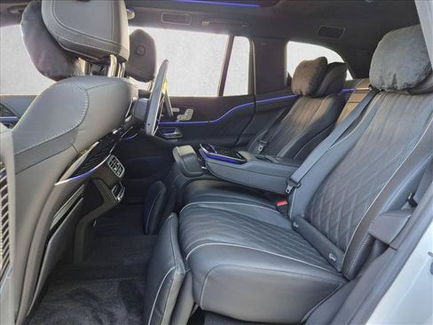 Used 2026 Mercedes-Benz Maybach GLS 600 4MATIC image 17