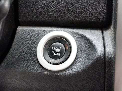 Used 2016 RAM 3500 Laramie image 30