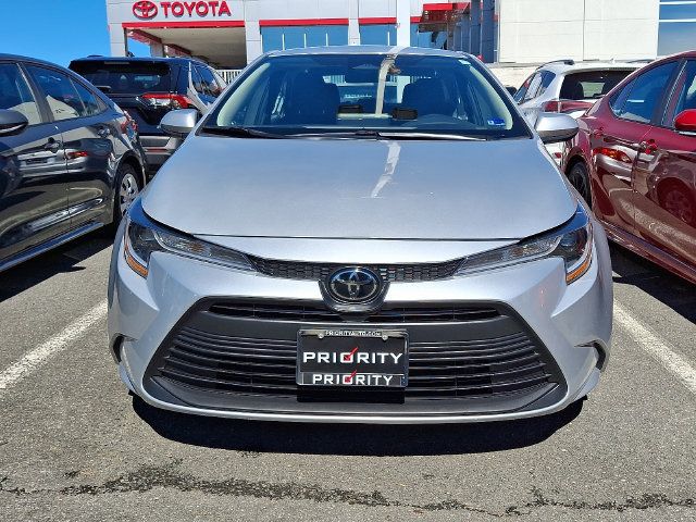 Used 2024 Toyota Corolla LE FWD image 2