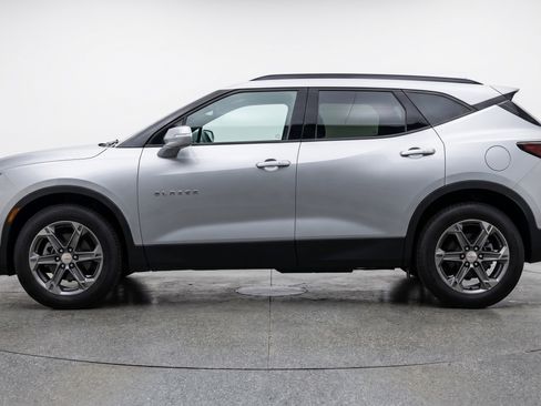 Used 2025 Chevrolet Blazer LT FWD image 5