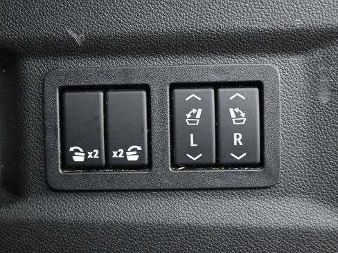 Used 2022 GMC Yukon SLT w/ SLT Premium Package image 37