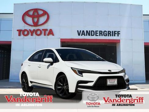 Certified 2024 Toyota Corolla SE image 1