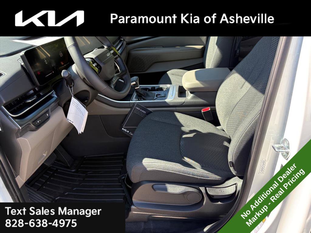 New 2027 Kia Carnival LX FWD image 17