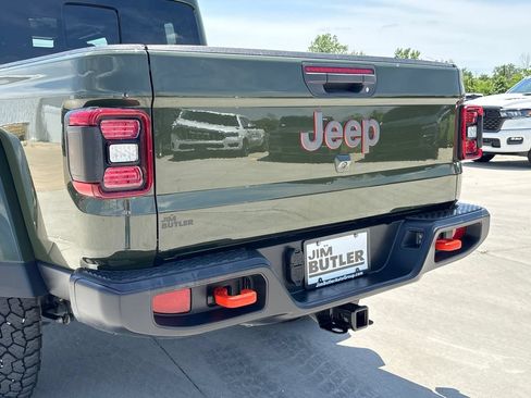 Used 2023 Jeep Gladiator Mojave w/ LED Lighting Group AWD/4WD image 47