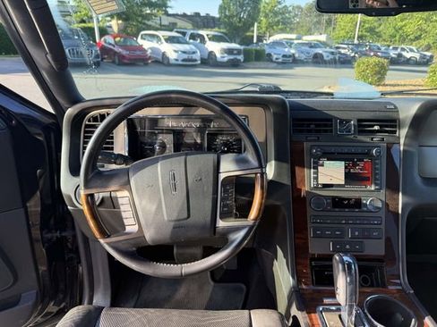 Used 2013 Lincoln Navigator 4WD w/ HD Trailer Tow Pkg image 4
