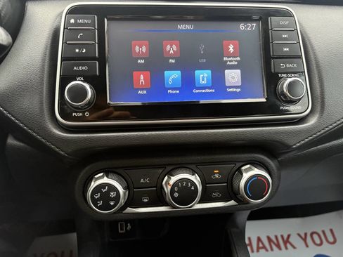 Used 2020 Nissan Versa S image 29