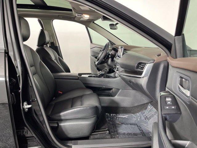 Used 2023 Nissan Rogue SV w/ SV Premium B Package FWD image 41
