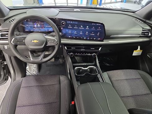 New 2026 Chevrolet Traverse LT image 11