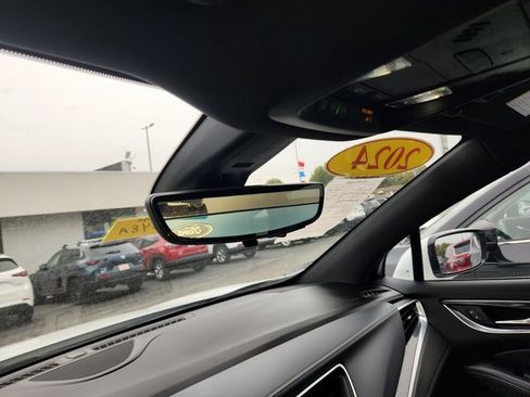 Used 2024 Buick Enclave Premium image 15