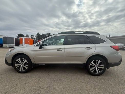 Used 2019 Subaru Outback 2.5i Limited image 9
