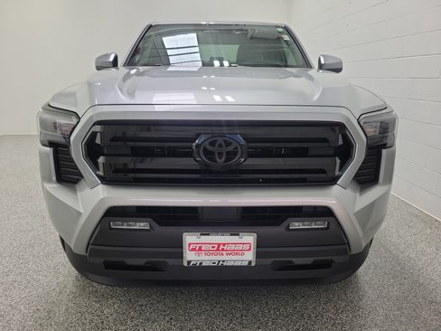 Used 2025 Toyota Tacoma SR5 RWD image 6