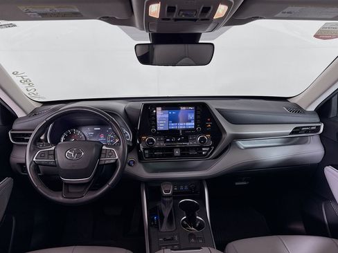 Certified 2022 Toyota Highlander XLE image 23