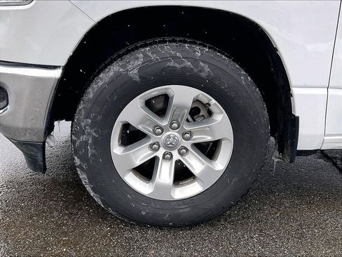 Used 2024 RAM 1500 Laramie AWD/4WD image 7