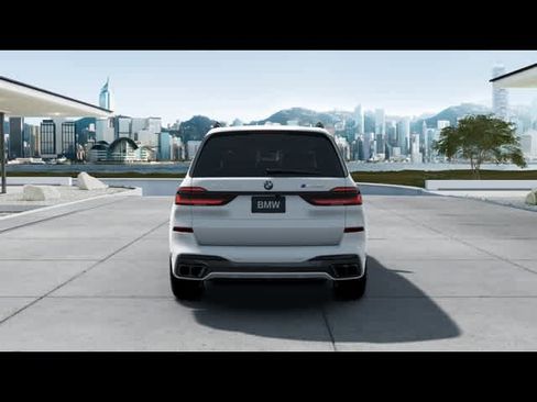 New 2025 BMW X7 M60i w/ Climate Comfort Package image 5