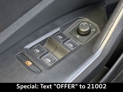 Used 2024 Volkswagen Jetta SE image 23