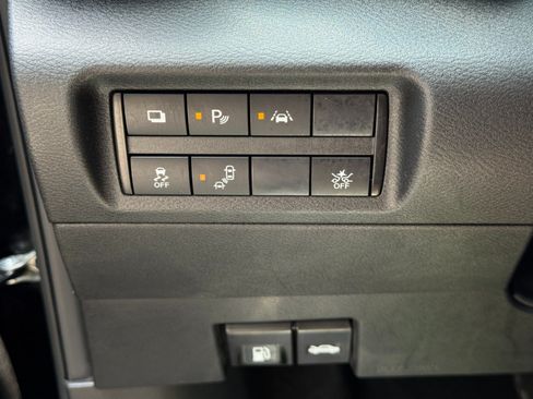 Used 2021 Nissan Kicks S FWD image 16