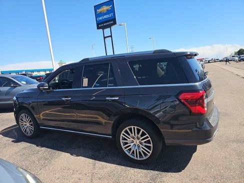 Used 2023 Ford Expedition Limited AWD/4WD image 7