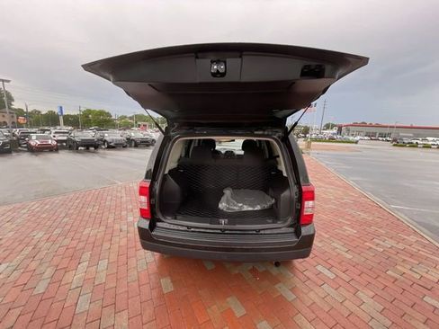 Used 2017 Jeep Patriot Sport w/ Power Value Group FWD image 16