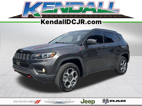 Used 2022 Jeep Compass Trailhawk w/ Sun and Sound Group AWD/4WD image 1