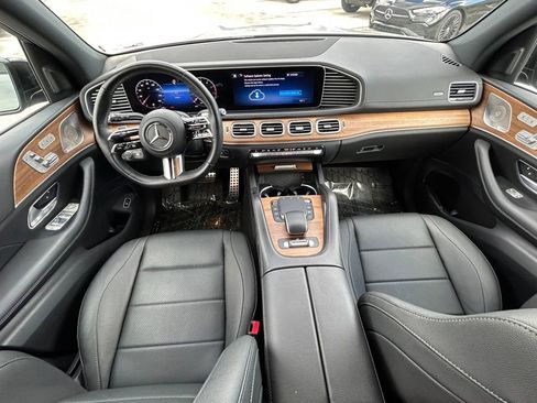 Used 2024 Mercedes-Benz GLS 450 4MATIC w/ AMG Line Exterior image 9