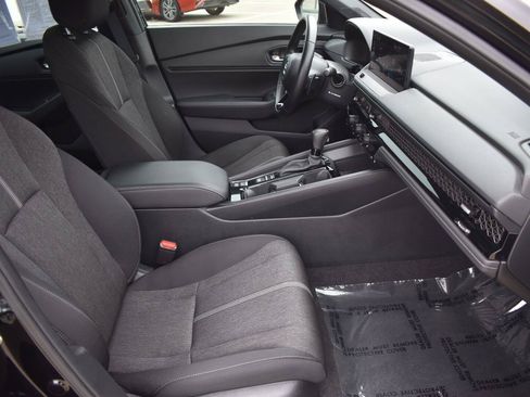Used 2024 Honda Accord Sport image 14