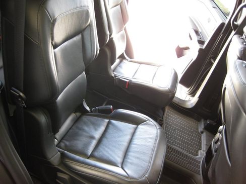 Used 2020 Ford Explorer Limited image 37