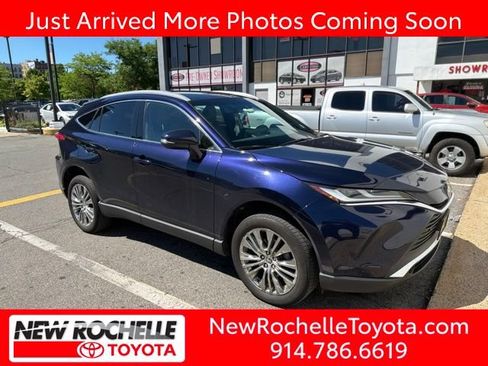 Certified 2024 Toyota Venza XLE AWD/4WD image 1