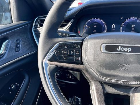 Used 2024 Jeep Grand Cherokee L Overland image 18