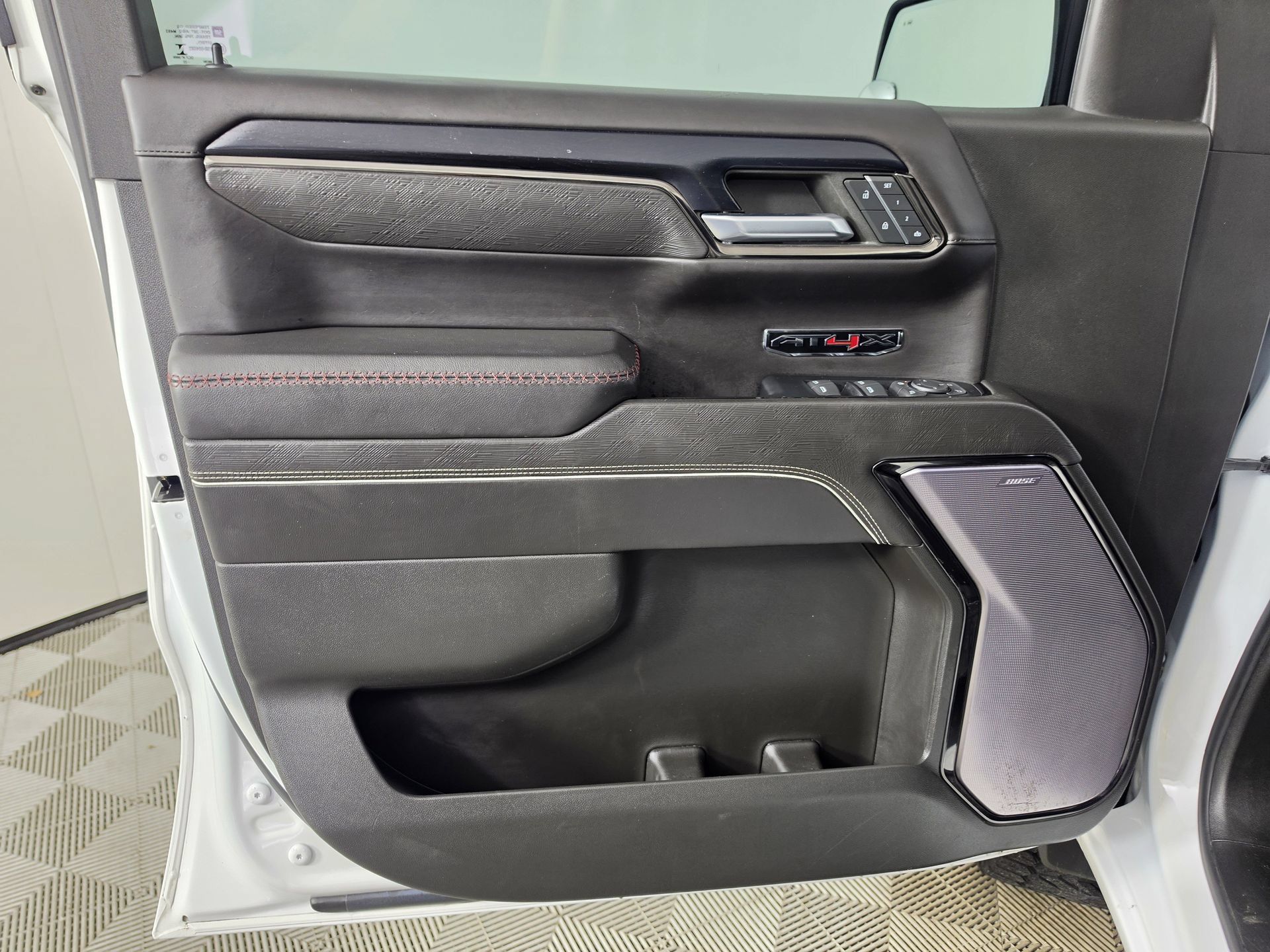 Used 2022 GMC Sierra 1500 AT4X AWD/4WD image 9