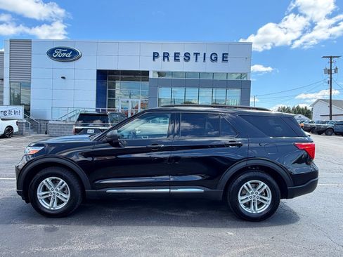Certified 2022 Ford Explorer XLT w/ Equipment Group 202A AWD/4WD image 4
