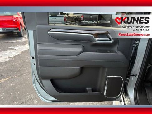 New 2026 GMC Sierra 3500 SLE w/ SLE Value Package image 15