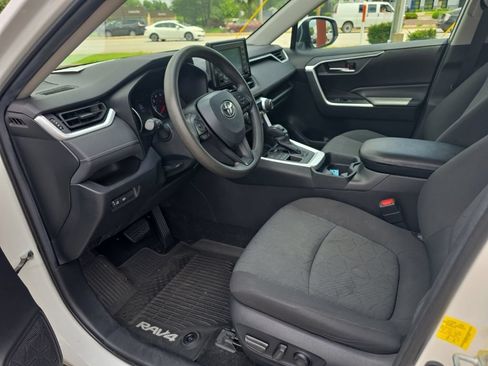 Used 2020 Toyota RAV4 XLE w/ All Weather Liner Package AWD/4WD image 8